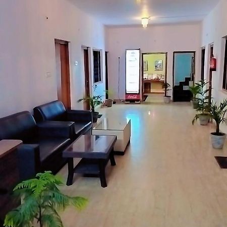 Premshi Guest House Ayodhya Экстерьер фото