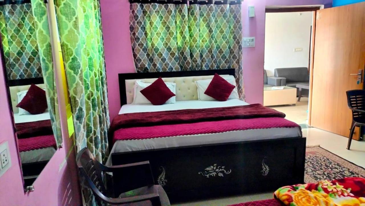 Premshi Guest House Ayodhya Экстерьер фото