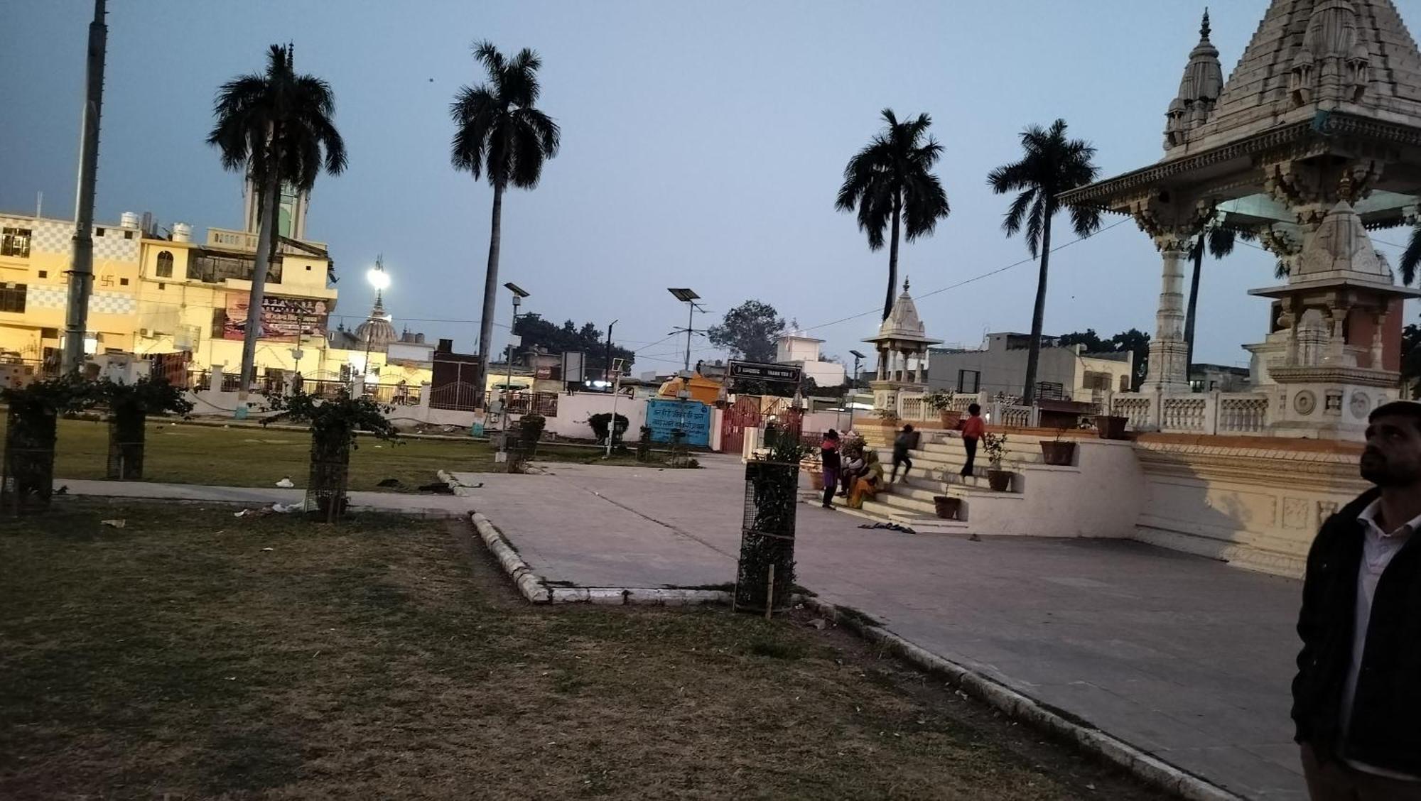 Premshi Guest House Ayodhya Экстерьер фото